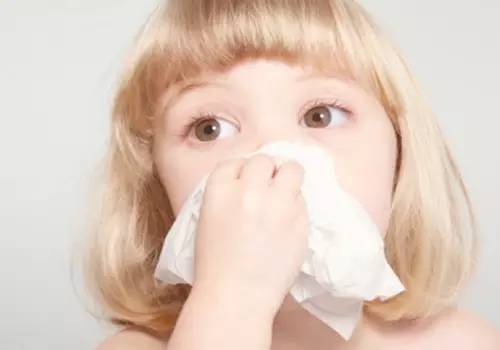 来问4岁孩子常流鼻血是为啥？背后原因可能很隐秘！
