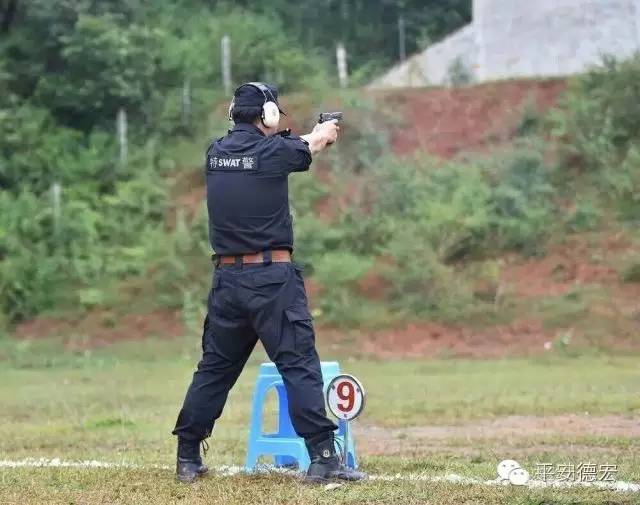 赛场竞技彰显青春活力,竞技场上的意气风发