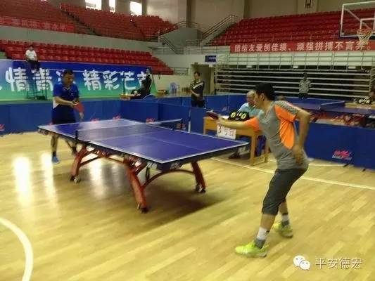 赛场竞技彰显青春活力,竞技场上的意气风发