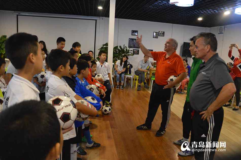 青岛足球青训视频,青岛足球小将青训学院