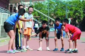寓学于乐跟教练学习科*运学**动