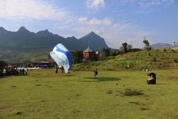 六枝牂牁江滑翔翼比赛,贵州六盘水国际滑翔伞