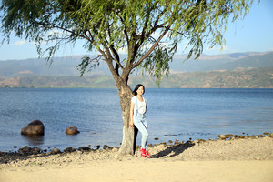 初冬的泸沽湖视频,初冬泸沽湖的水