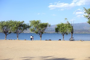 初冬的泸沽湖视频,初冬泸沽湖的水