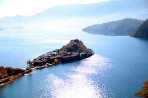 初冬的泸沽湖视频,初冬泸沽湖的水