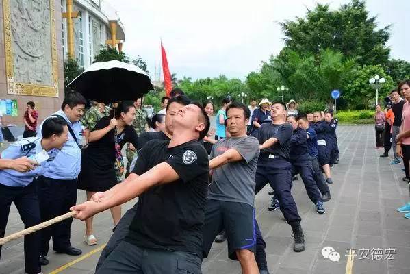 赛场竞技彰显青春活力,竞技场上的意气风发
