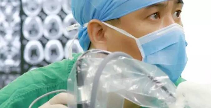 我家小女儿两岁了发高烧老是反复,2岁儿童高烧不断反反复复