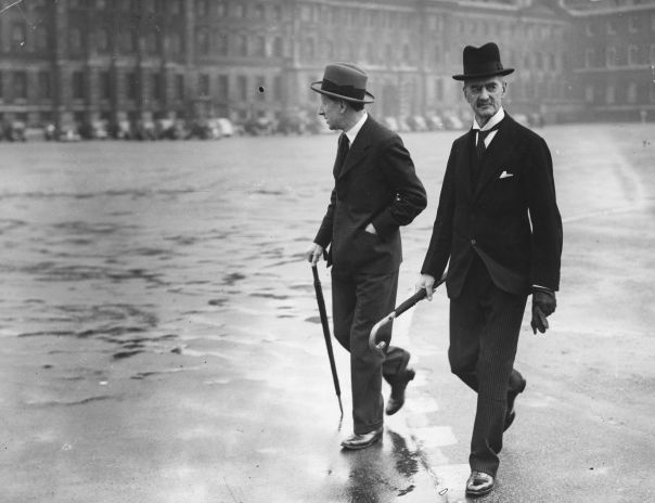 雨伞劳斯莱斯牌子,雨伞里的劳斯莱斯