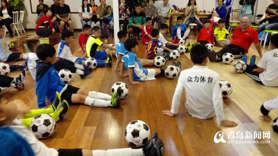 青岛足球青训视频,青岛足球小将青训学院