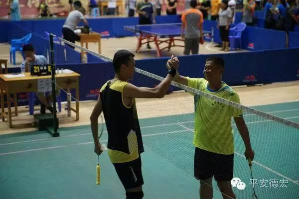 赛场竞技彰显青春活力,竞技场上的意气风发