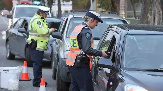 交通部说做就做，700名uber司机收到警告并面临牢狱之灾及罚款，部分司机的车已被没收，uber在新西兰的末日真的到了吗？