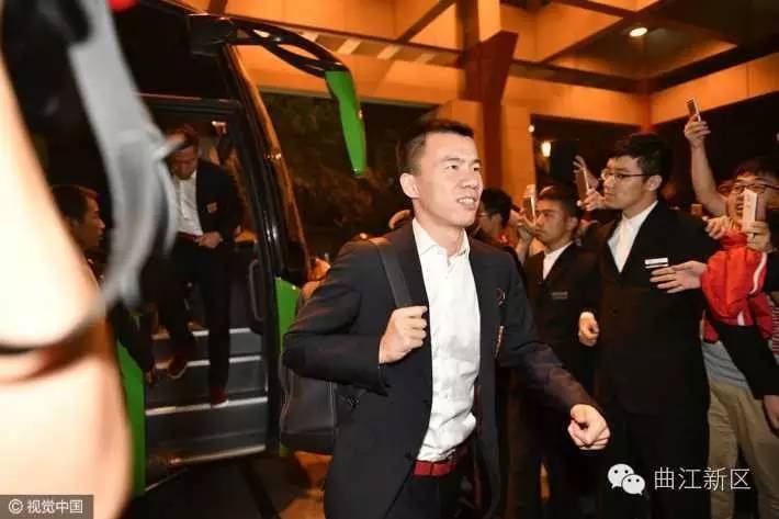 国足凯旋而归机场,国足圣朱雀2021