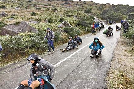 野外突遇寒冷天怎么保住体温,野外遇到失温应该怎么办