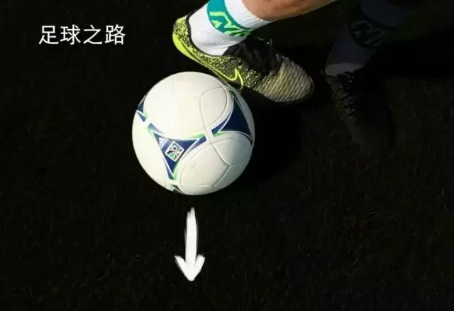 足球实战技巧牛尾巴,足球技巧脚后跟勾球