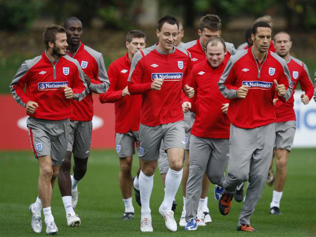 足球狗保暖吗,足球初学者的关注事项