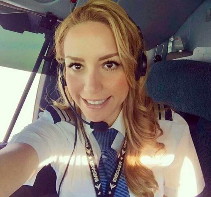 给c罗发奖的女星,c罗给伊丽莎白开飞机