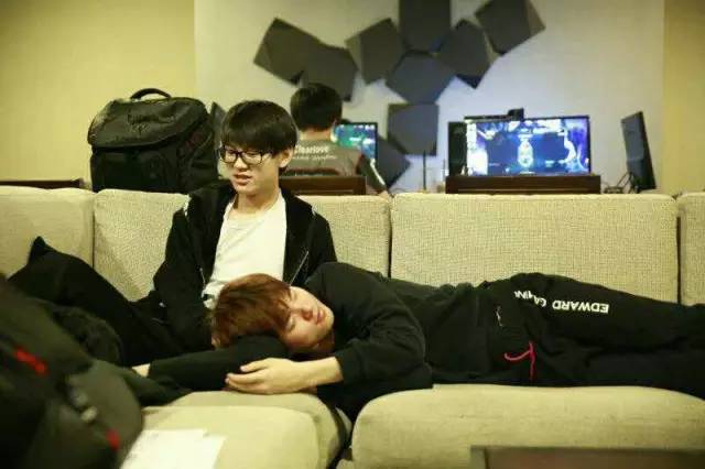 鑻遍泟鑱旂洘s6宄¤胺涔嬪穮,鑻遍泟鑱旂洘s6鏀圭増