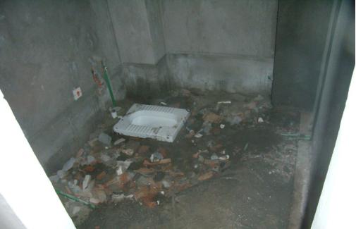 卫生间装蹲坑视频,装修时蹲坑厕所是臭的怎么回事