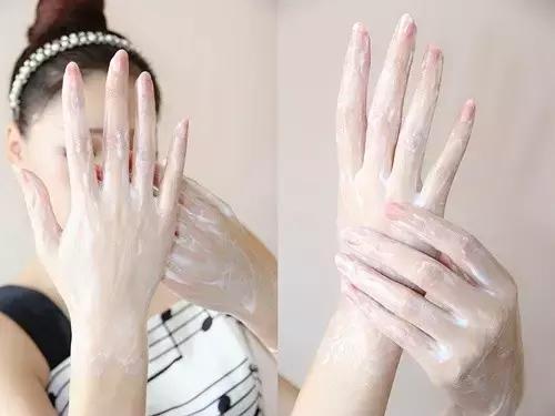 秋冬手部干燥粗糙肿么办？用对产品让你摆脱大妈手！