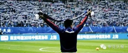 魔都足球场,魔都虹口足球场最美地铁口