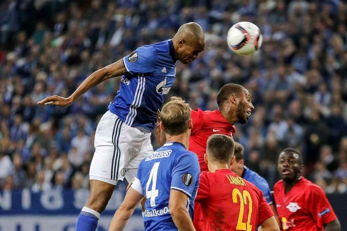 沙尔克04赢拜仁,沙尔克04主场呐喊