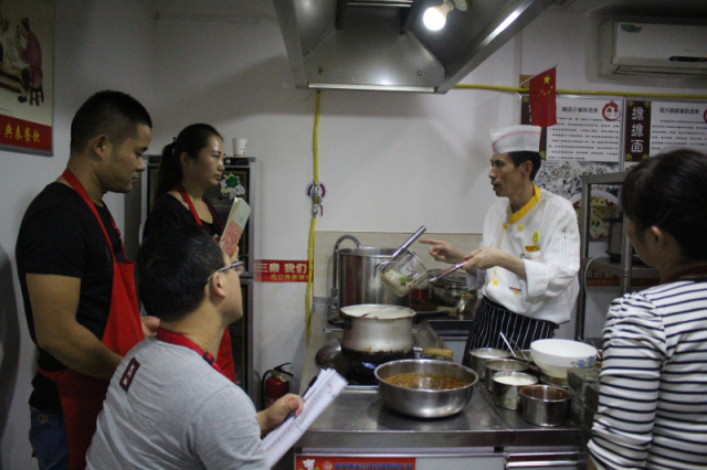西安典秦厨师培训,陕西小吃卤菜培训
