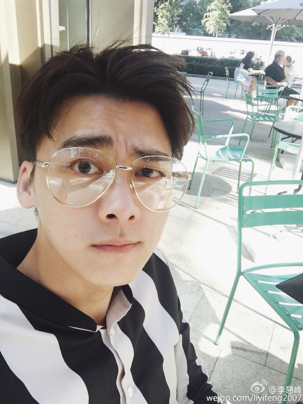 李易峰的日常照片图,李易峰年轻笑容超治愈