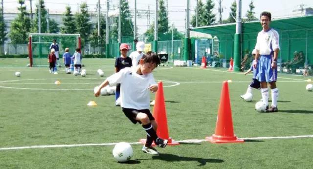 中国足球对韩国时间,中国足球什么时候对阵日本