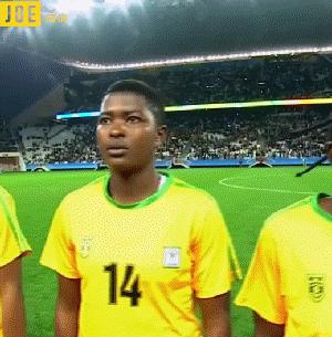 足球翻车搞笑图片,中国足球失误gif爆笑