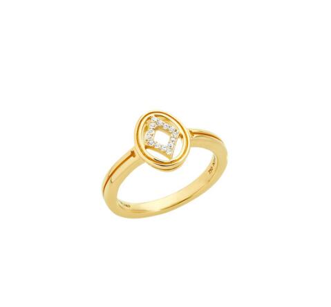 集出身美貌聪颖有自己的珠宝品牌，川普的女儿比王思聪棒