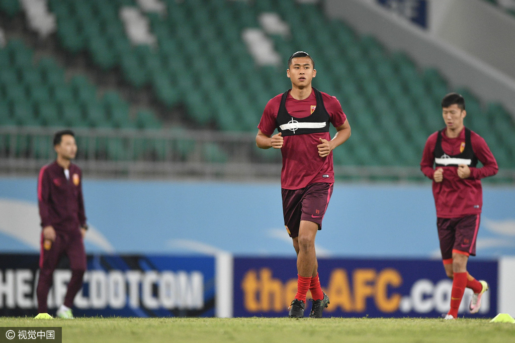 今晚若输乌队你可骂那些臭脚但不能喷高洪波