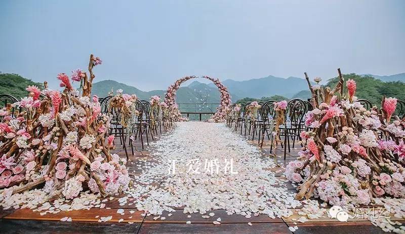 万众瞩目的婚礼,婚礼布置纱幔怎么做花球