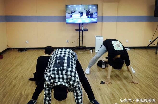 华语乐坛第一人鹿晗,张艺兴鹿晗王俊凯谁更火