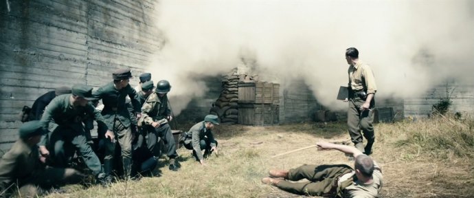 地雷区果断补枪,地雷战为亲人报了仇