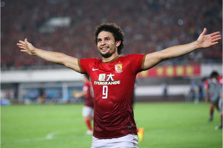 国足一战暴露3大短板,媒体：国足确实滑落到亚洲三流