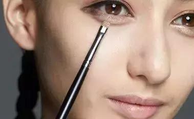 卧蚕的正确画法和步骤,卧蚕的正确画法