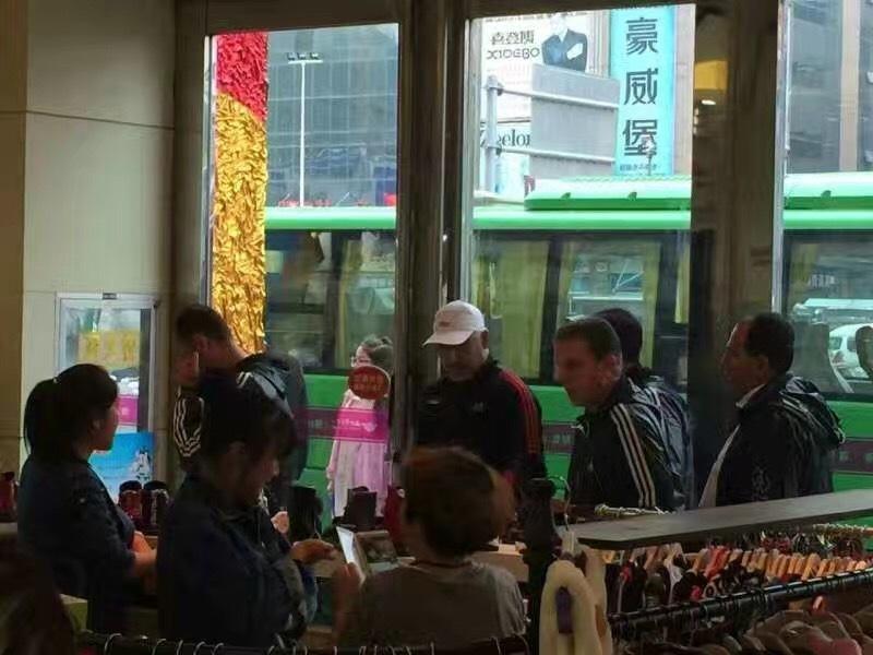 叙利亚队员买衣服,叙利亚球员逛商场