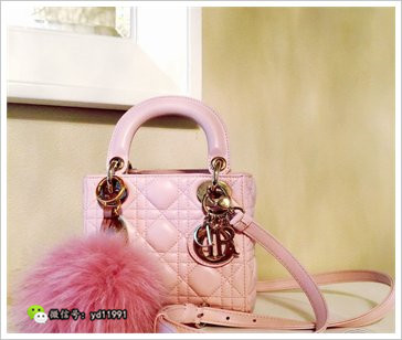 女友每月花男友十几万续集,女友每个月花费6000