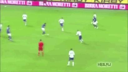 足球精彩突破集锦gif,足球牛逼过人技巧50大集锦