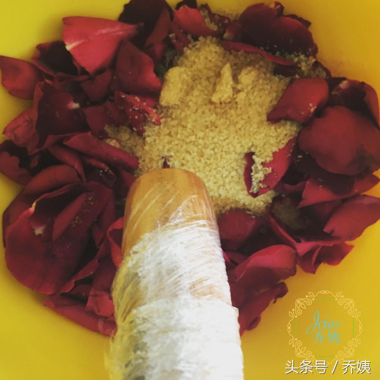 吃一口都是醇厚的红玫瑰味道,吃一口满口玫瑰香