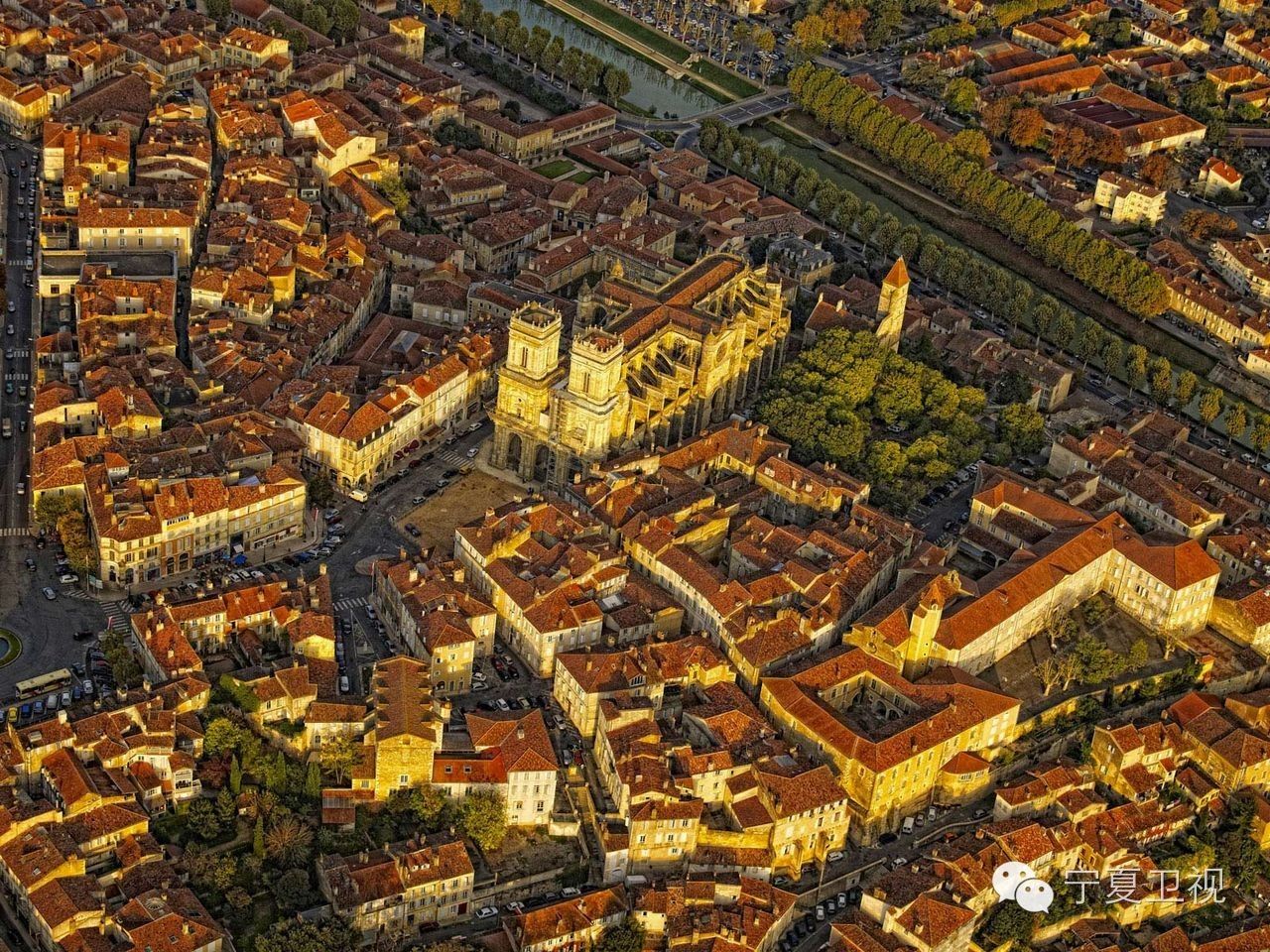 同样是600多公里路程，在这里要比国内多花近一倍的时间|小杜丝路行⑯