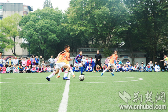 果倍爽2016年武汉市校园足球精英赛第六轮开赛