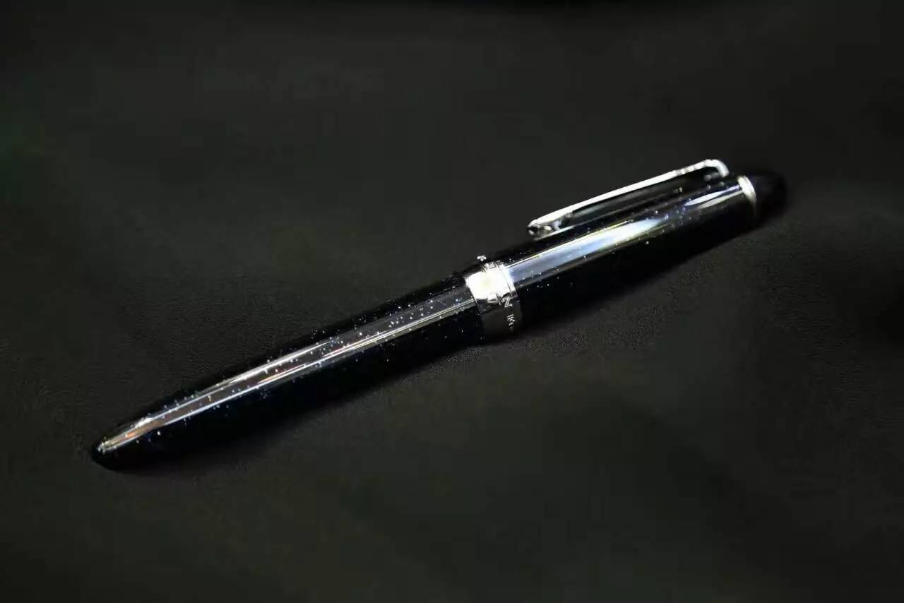 ysl圣诞限定口红值得入手,ysl圣诞限量黑管09