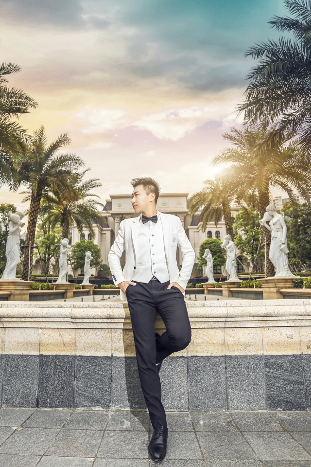 酒已点好，今晚在民歌湖酒吧街三位美艳的930主播与你有约！