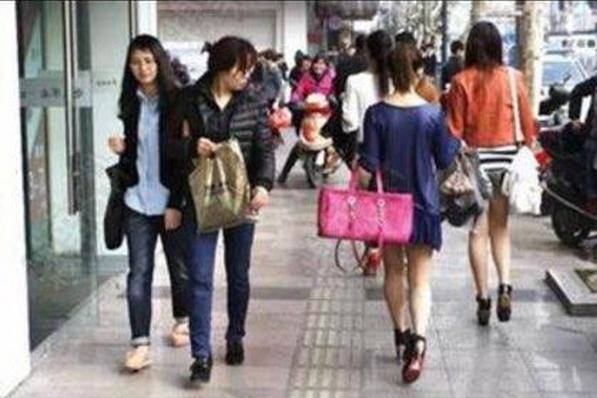 张靓颖跟冯轲分手后状态回升,张靓颖和冯轲现场视频