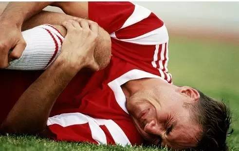 踢球受伤预防大全,踢球危险事项