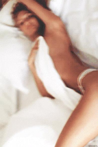 上帝の光｜穿衣服对她是种浪费，生的孩子叫腰精的后裔