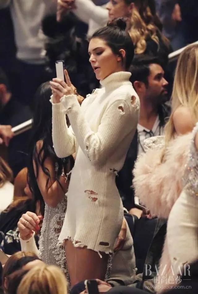 衣服都破了真的很烦恼,衣服都破了还继续穿怎么办