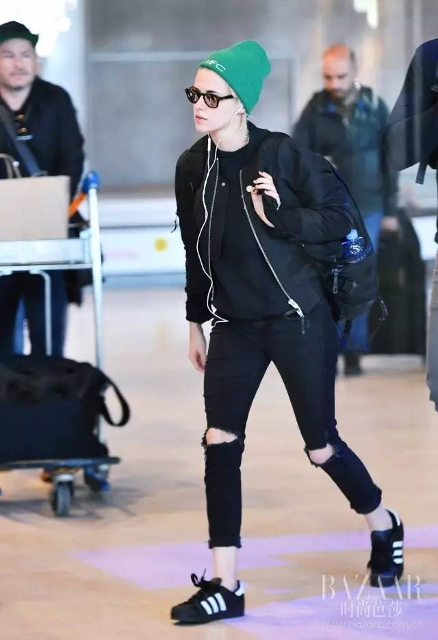 衣服都破了真的很烦恼,衣服都破了还继续穿怎么办