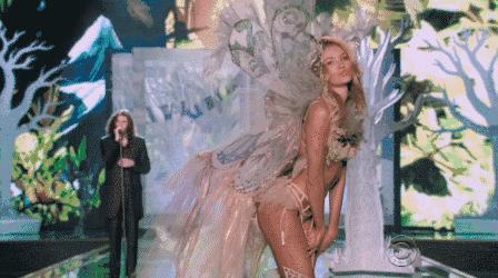 上帝の光｜穿衣服对她是种浪费，生的孩子叫腰精的后裔